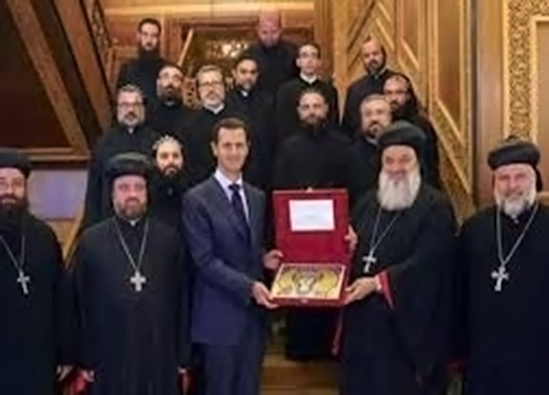 »كازا باوند» الفاشية تعانق الأسد ضد البابا فرانسيس